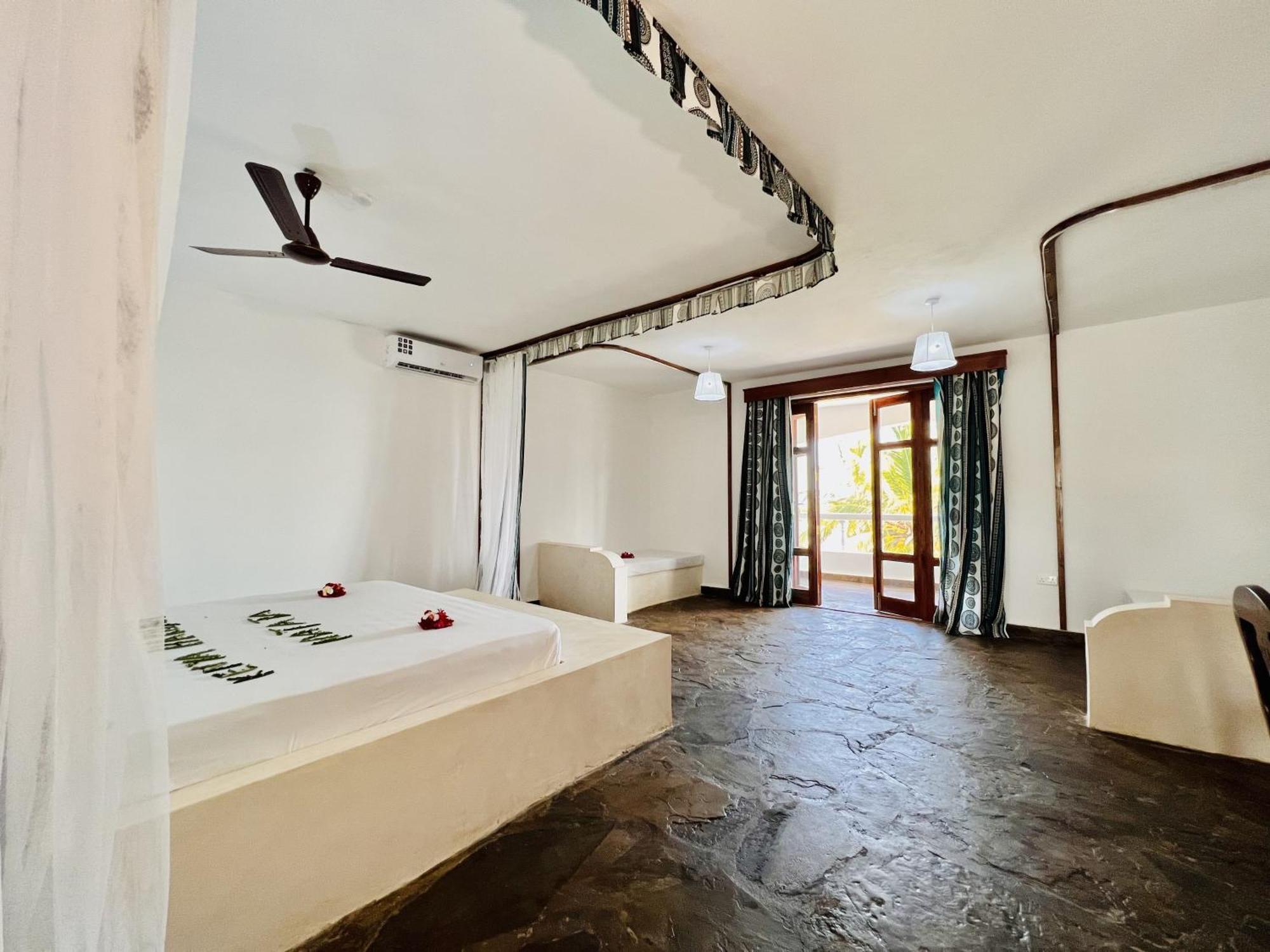 Jacaranda Beach Resort ワタム エクステリア 写真