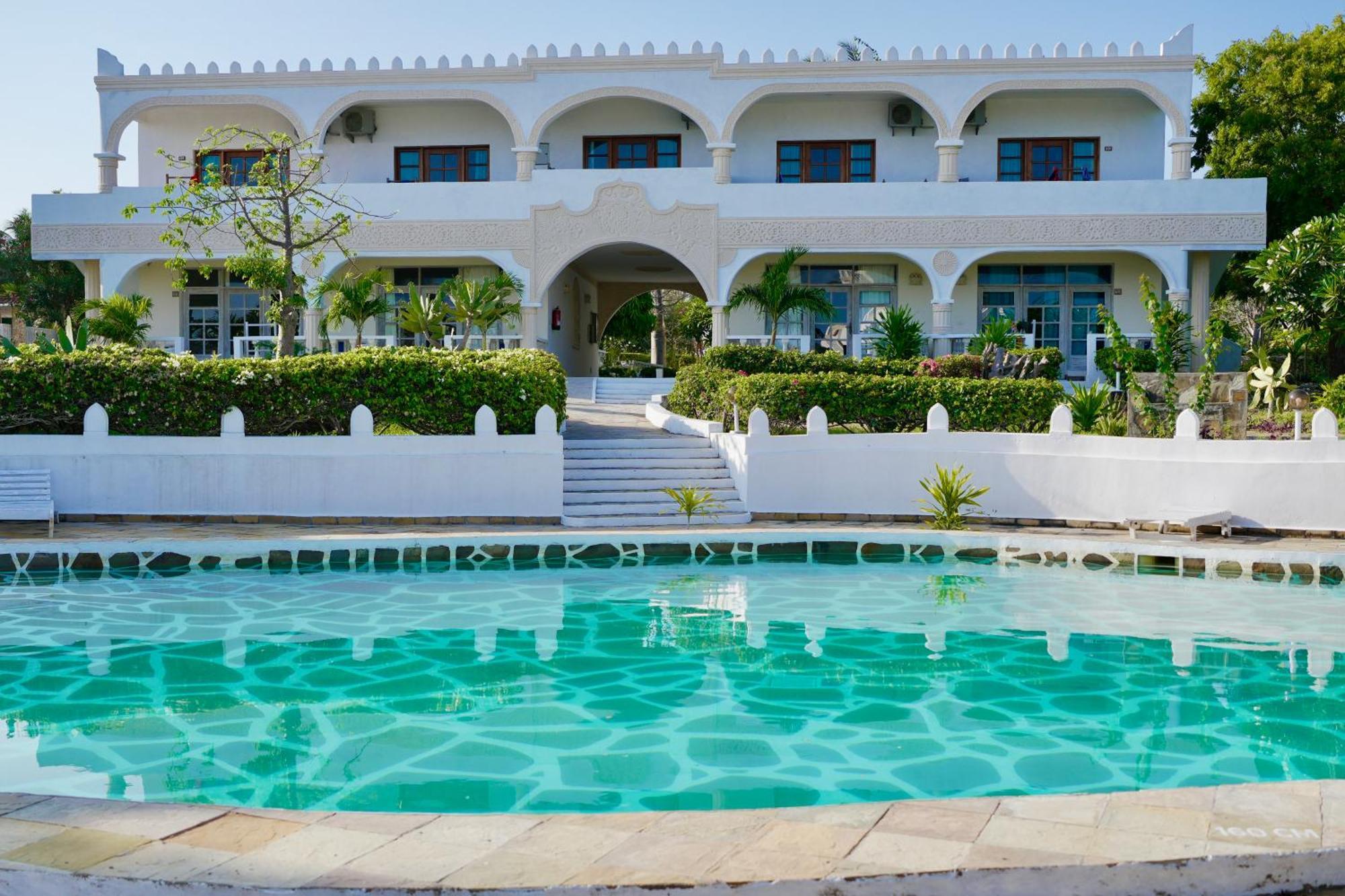 Jacaranda Beach Resort ワタム エクステリア 写真