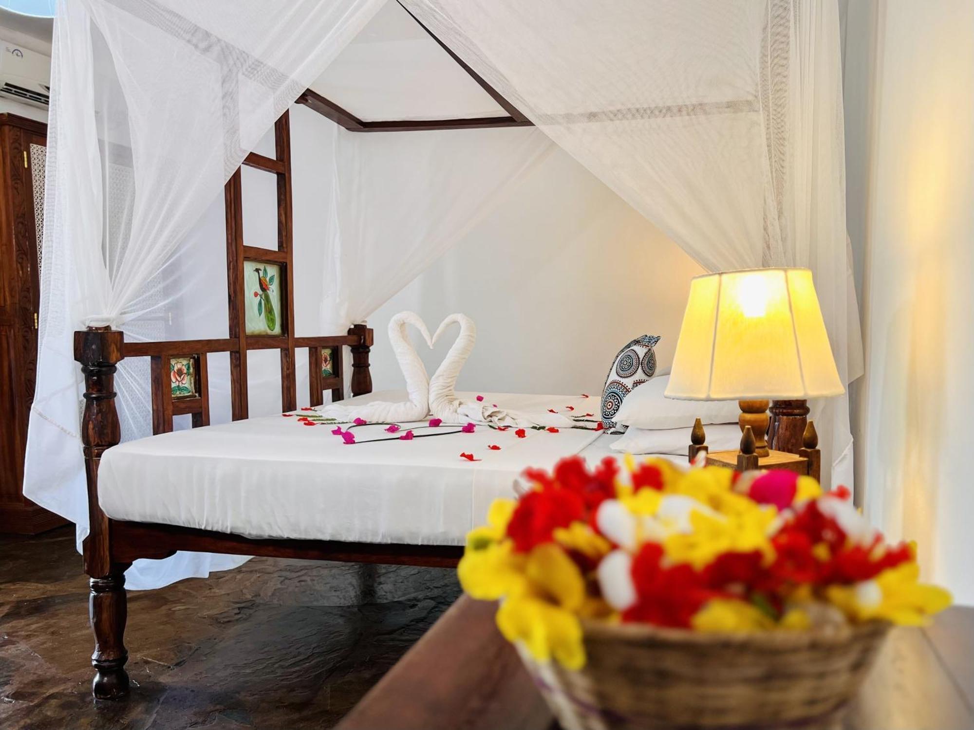 Jacaranda Beach Resort ワタム エクステリア 写真