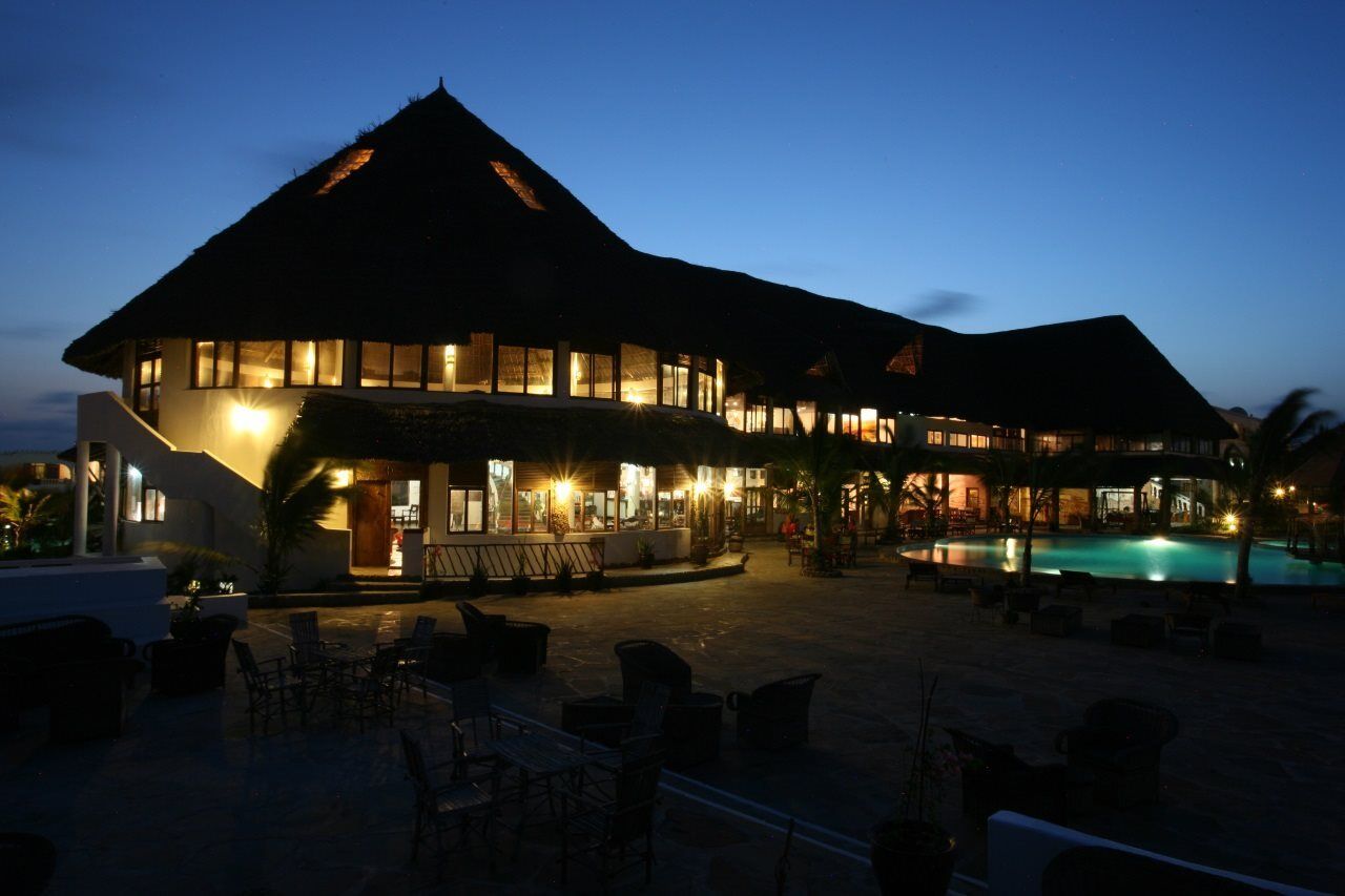 Jacaranda Beach Resort ワタム エクステリア 写真